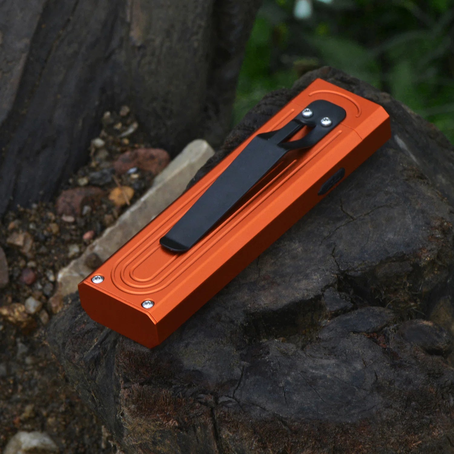 FIELDLUME BP12 EDC Torch | 1500LM | Green Laser & UV