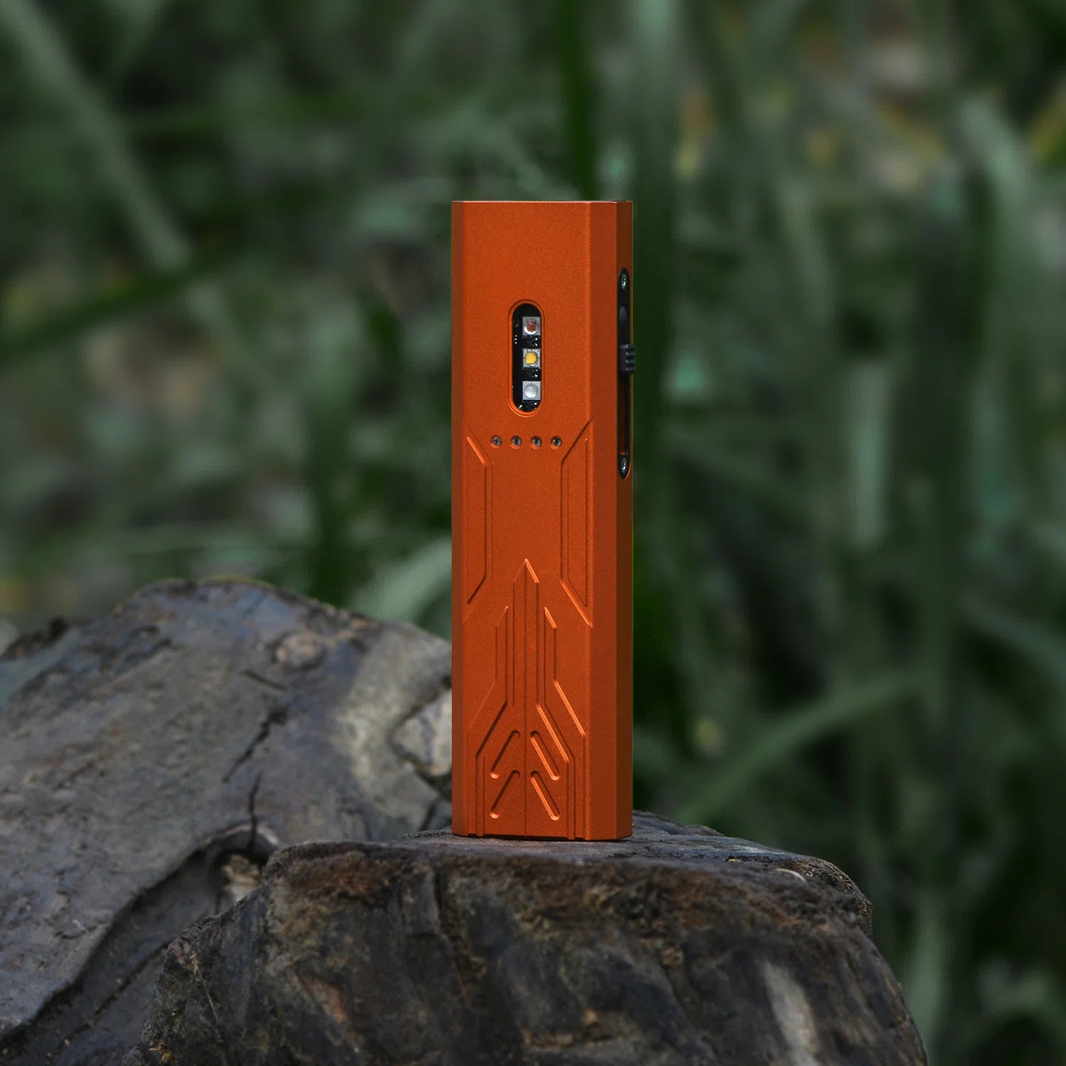 FIELDLUME BP12 EDC Torch | 1500LM | Green Laser & UV