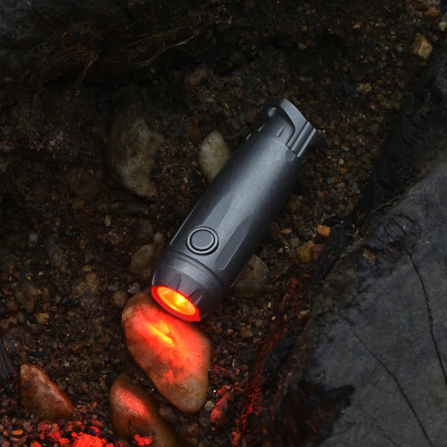 FIELDLUME T5 titanium flashlight side profile with slim EDC shape