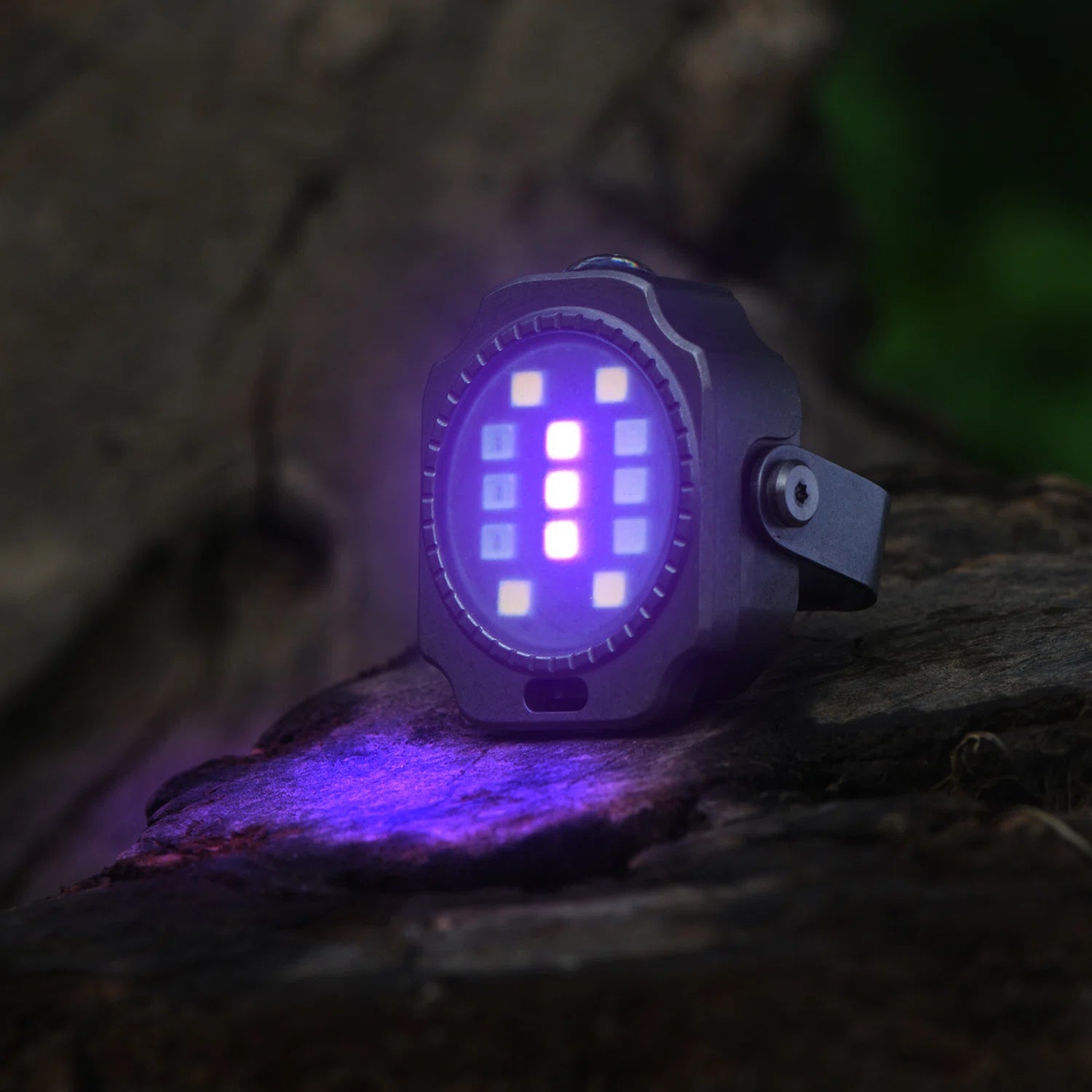 FIELDLUME T8 Side Light UV Colour Array 01