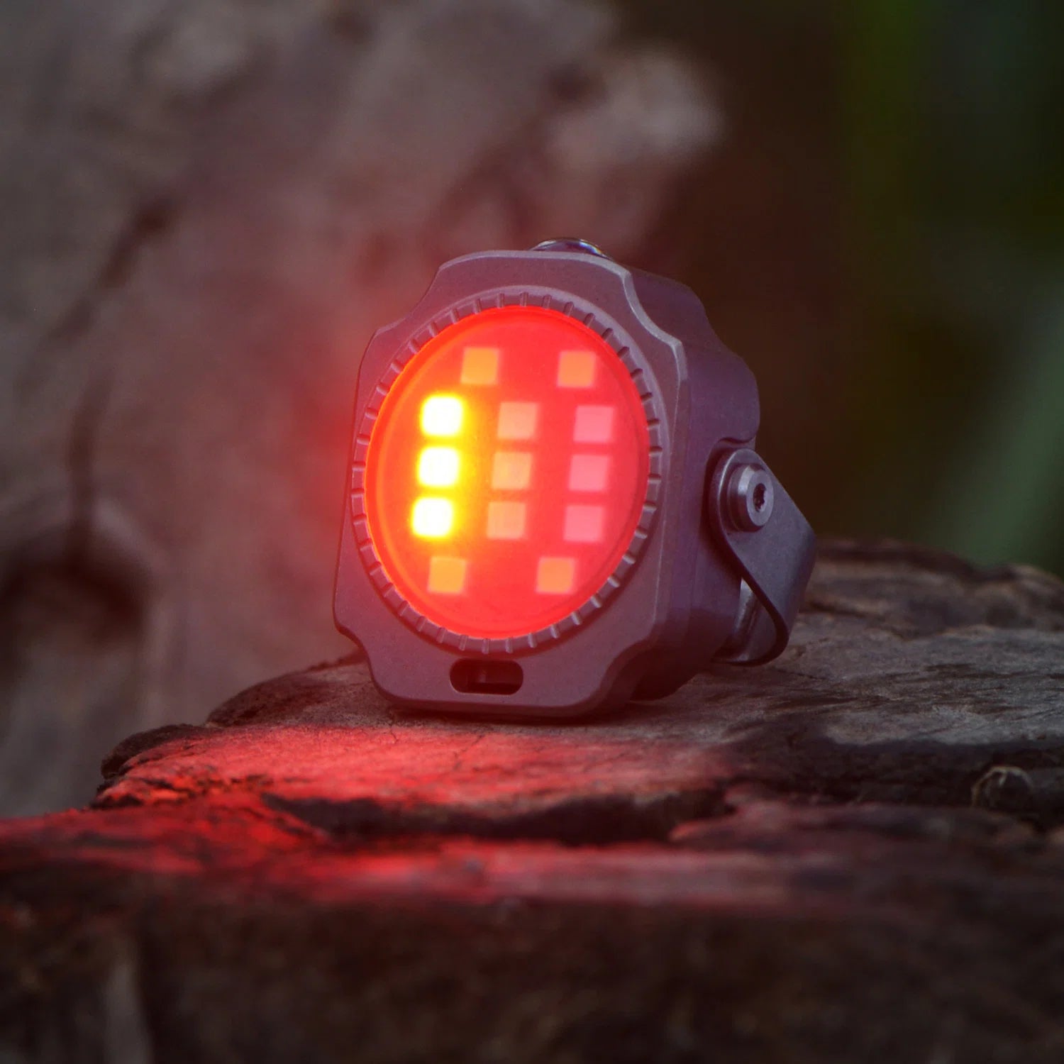 FIELDLUME T8 Side Light Red Colour Array 01