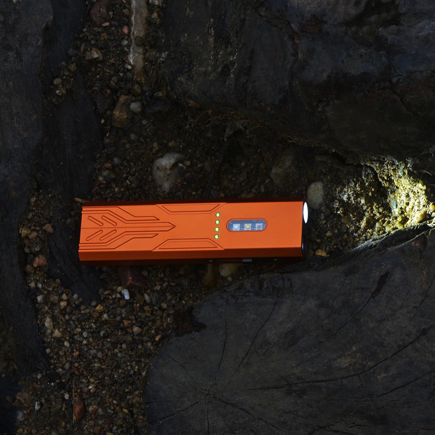 FIELDLUME BP12 EDC Torch | 1500LM | Green Laser & UV