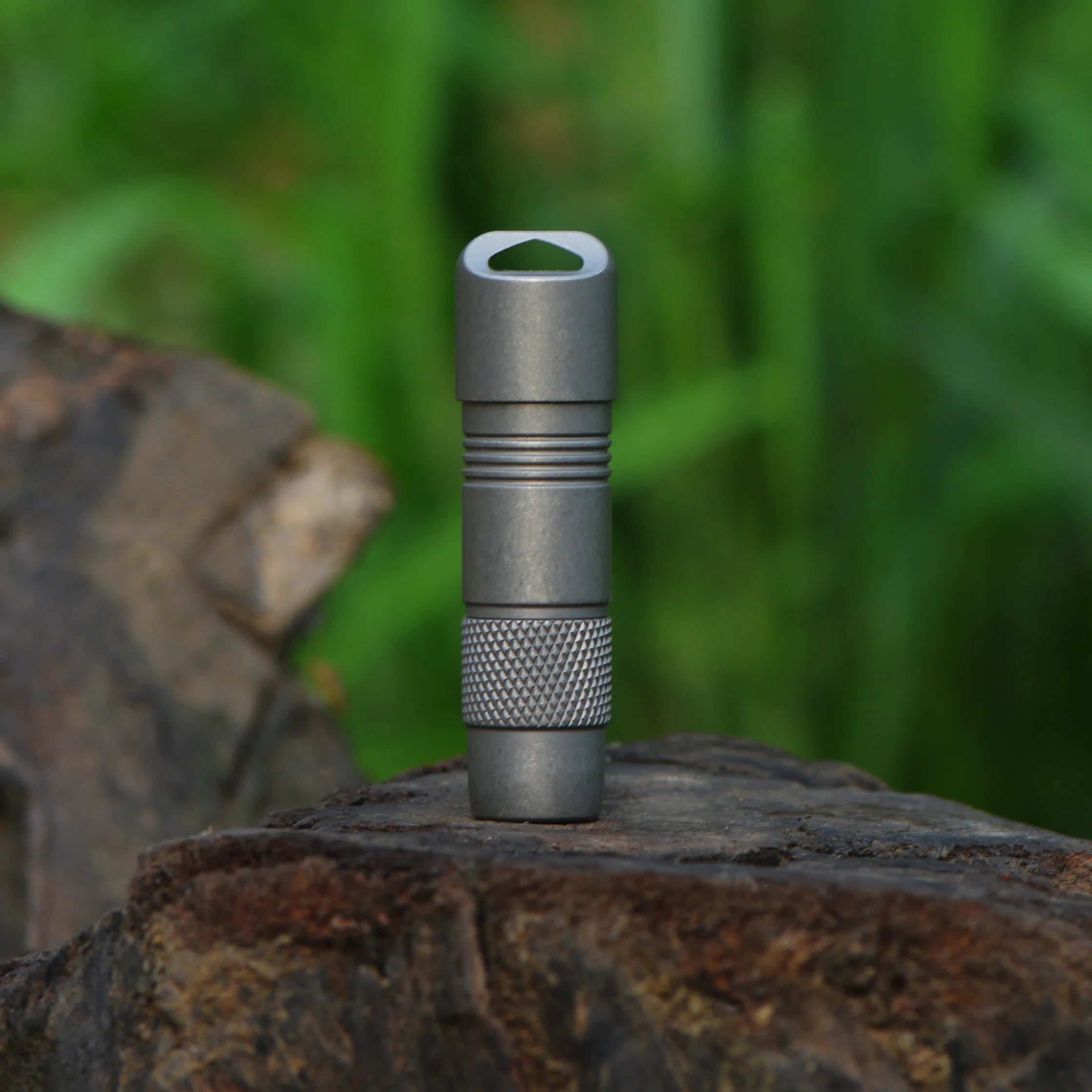 FIELDLUME T3 tri-colour LED torch with white red and UV lighting