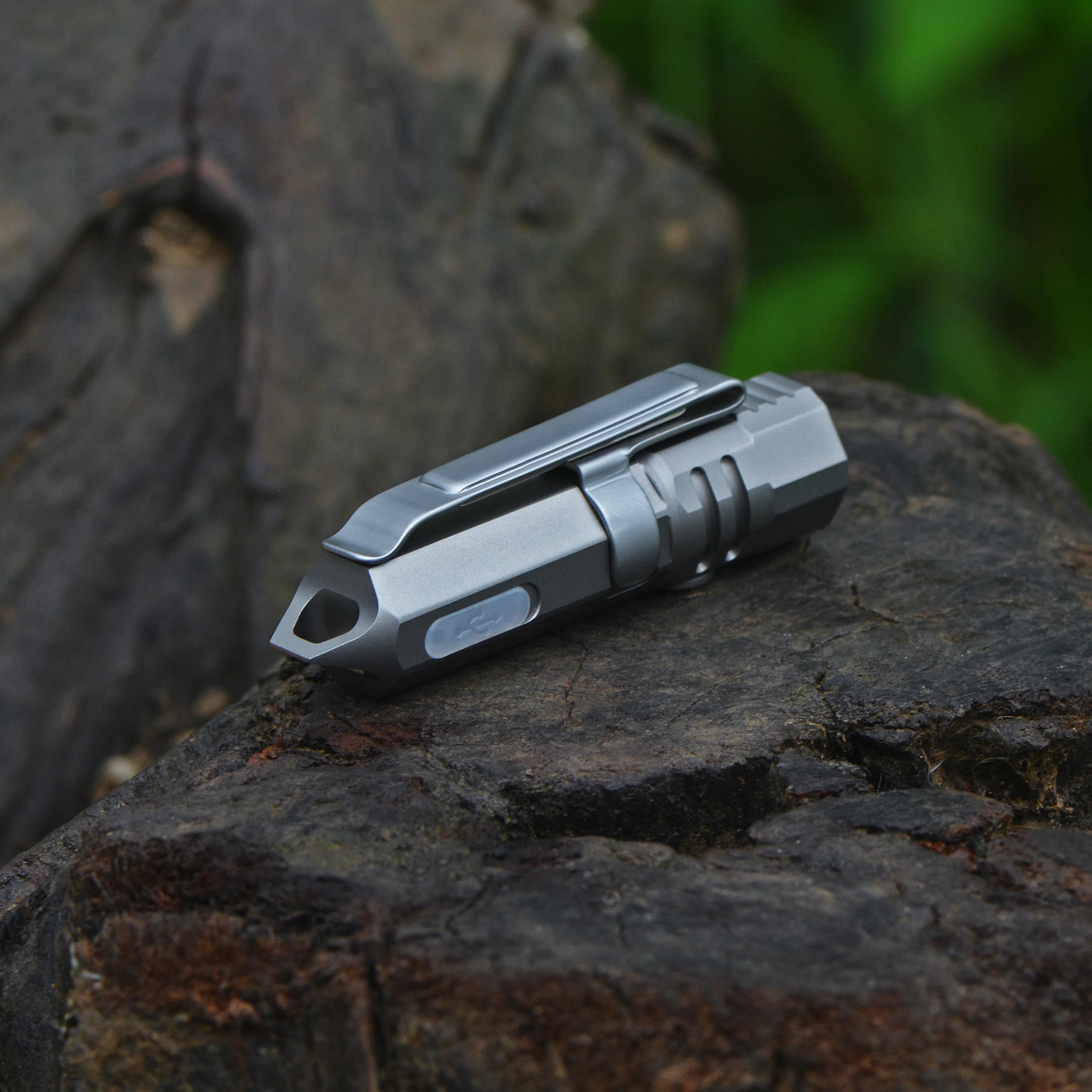 FIELDLUME T4 multi-colour LED torch with UV RGB and warm white modes