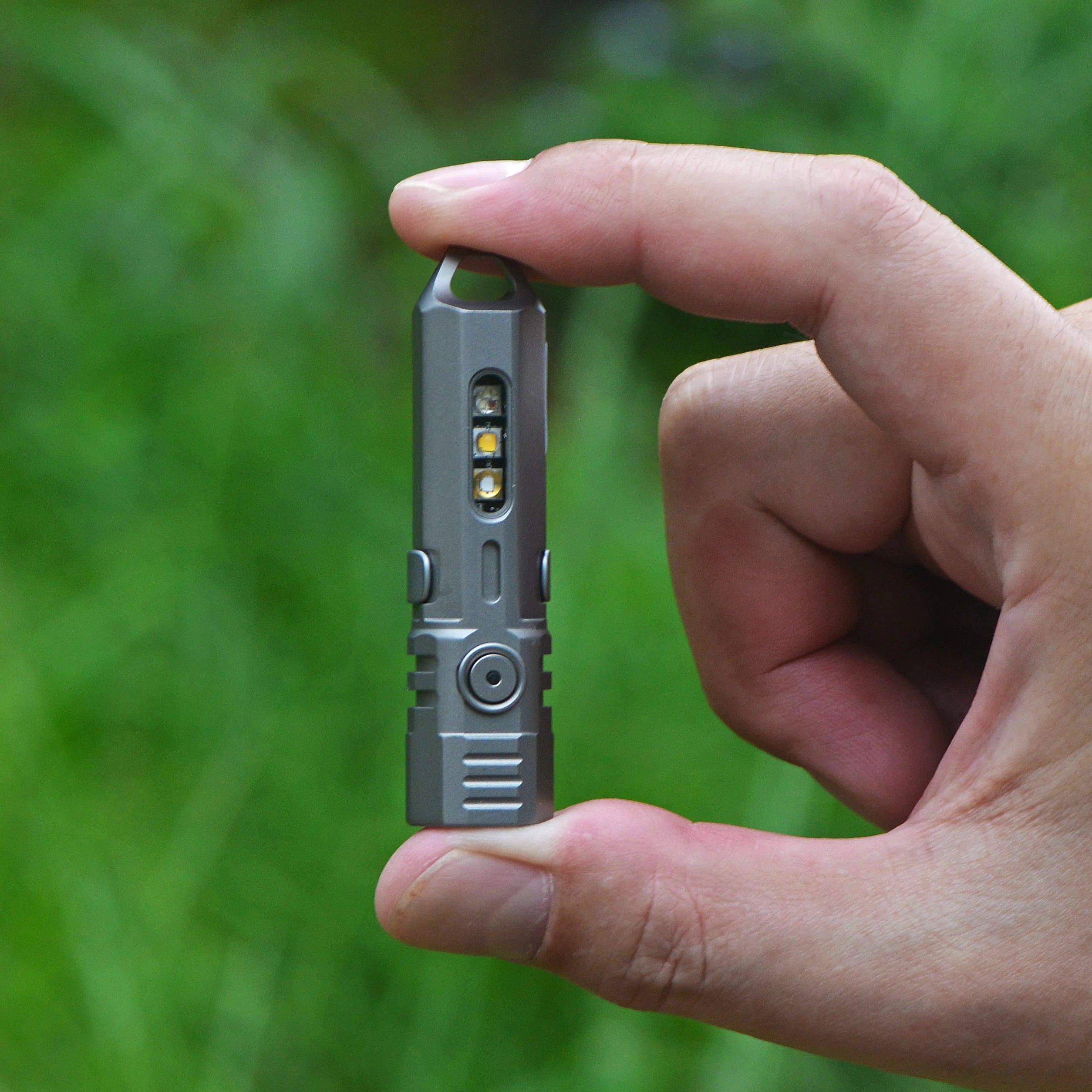 FIELDLUME T4 titanium flashlight side profile with pocket clip