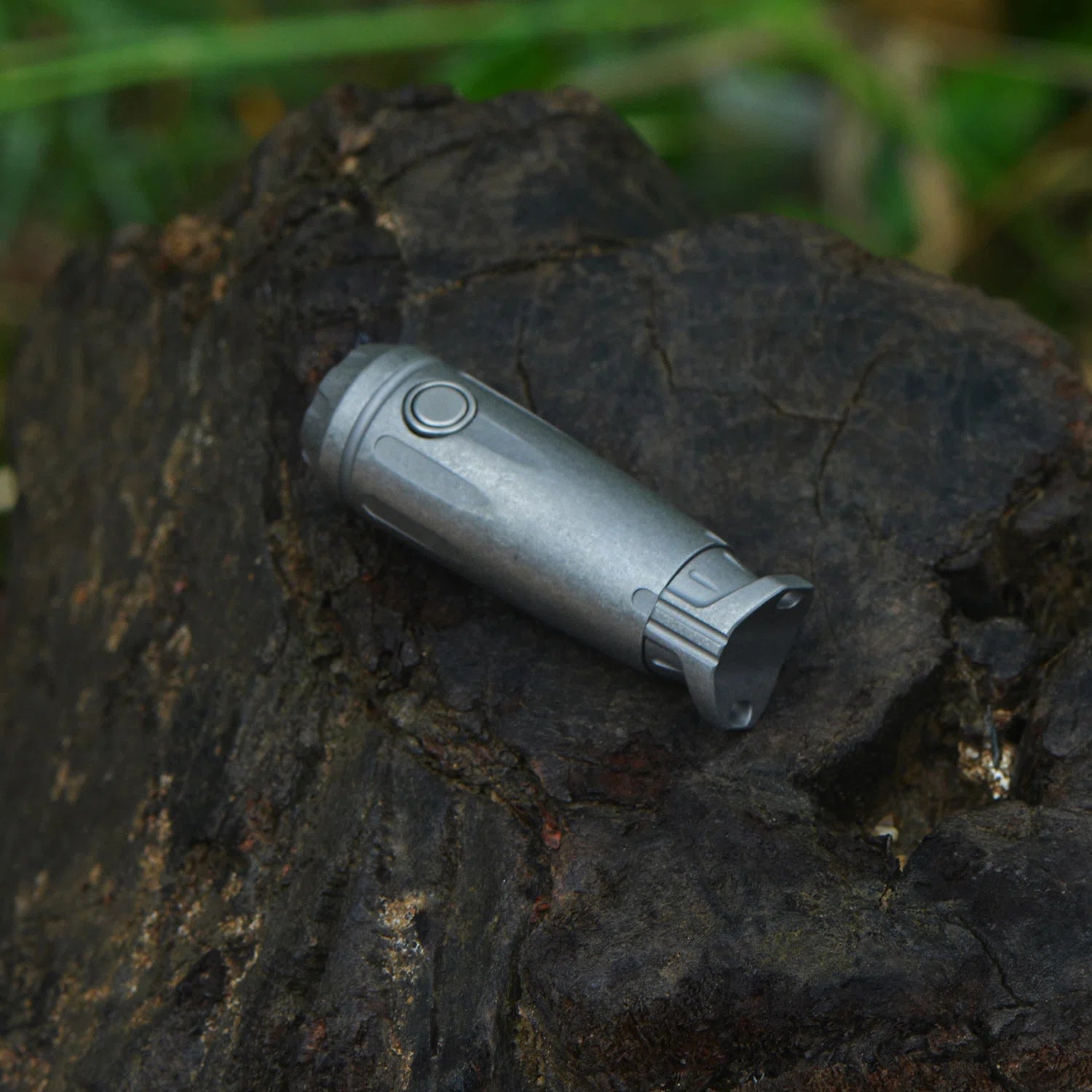 FIELDLUME T5 tri-colour LED torch with white red and UV modes