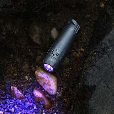 FIELDLUME T5 pocket-size torch with removable battery and metal body