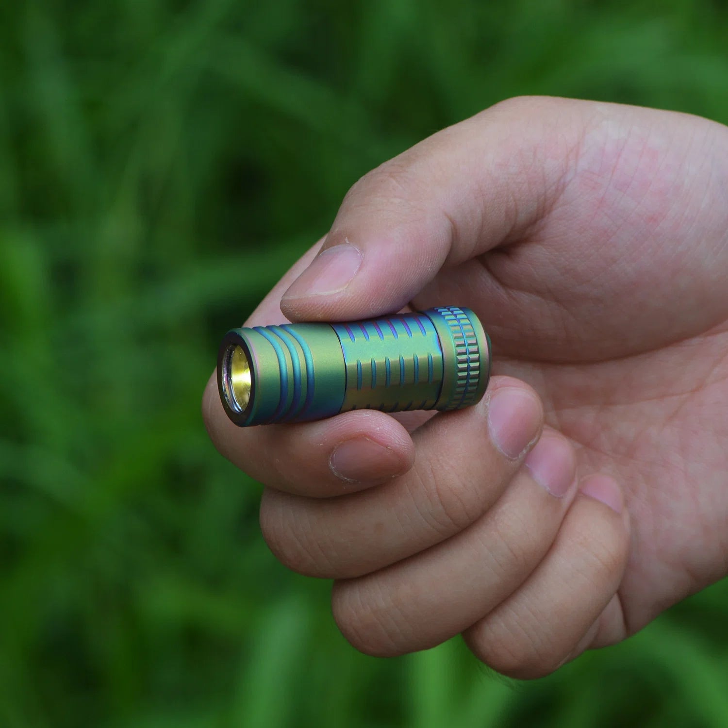 FIELDLUME T6 compact titanium torch with replaceable 14250 battery