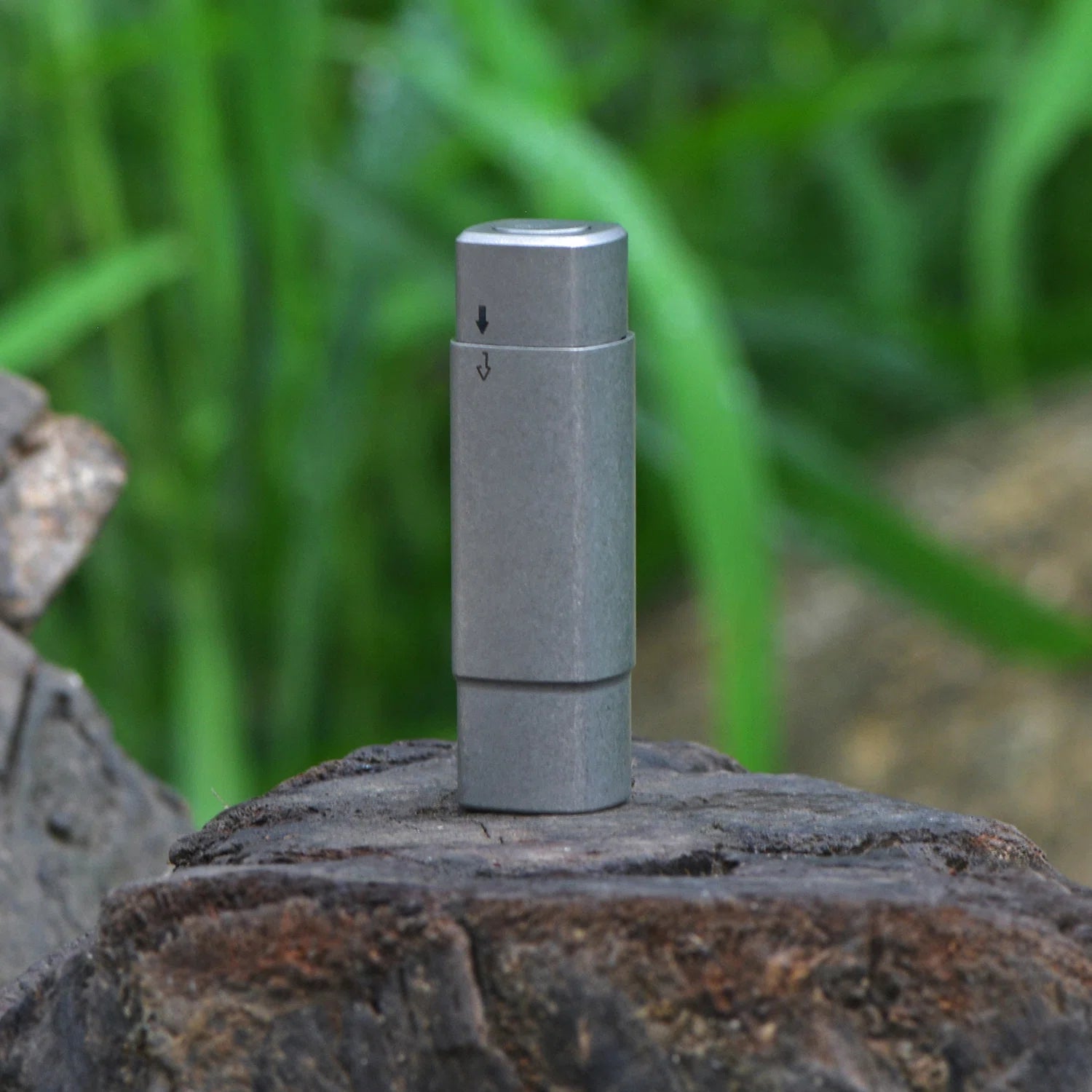 FIELDLUME T7 titanium torch with aluminium reflector for focused beam